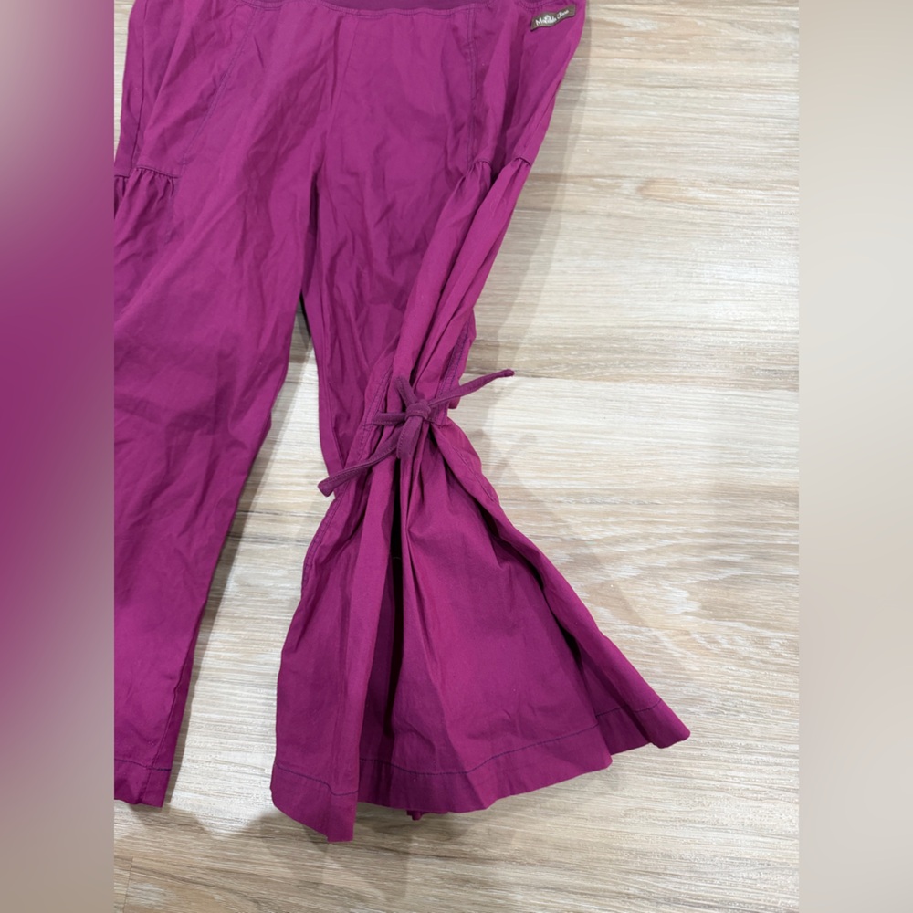 Matilda Jane Size M Palazzo Pants 
Capris Cropped Elastic Waist
Cranberry Red - Picture 11 of 13